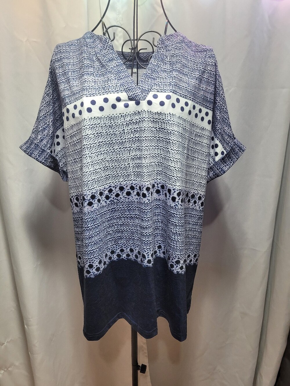 Womens Artsy Blue Patterned V-Neck Shirt
